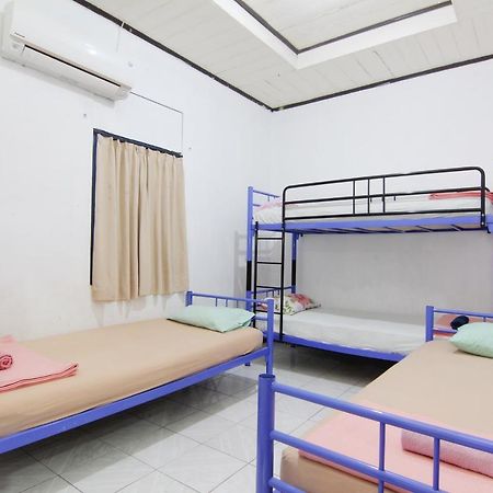 Arjuna Hostel Семаранг Екстер'єр фото