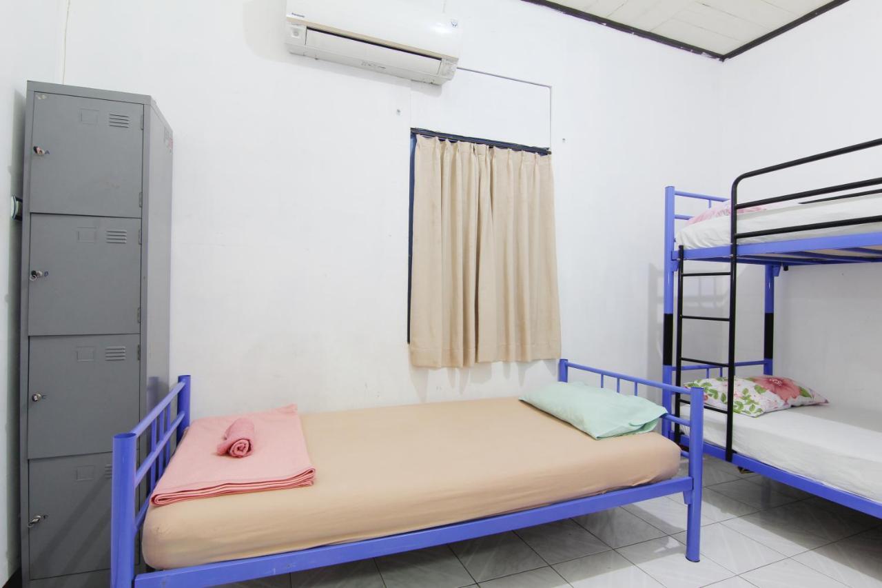 Arjuna Hostel Семаранг Екстер'єр фото