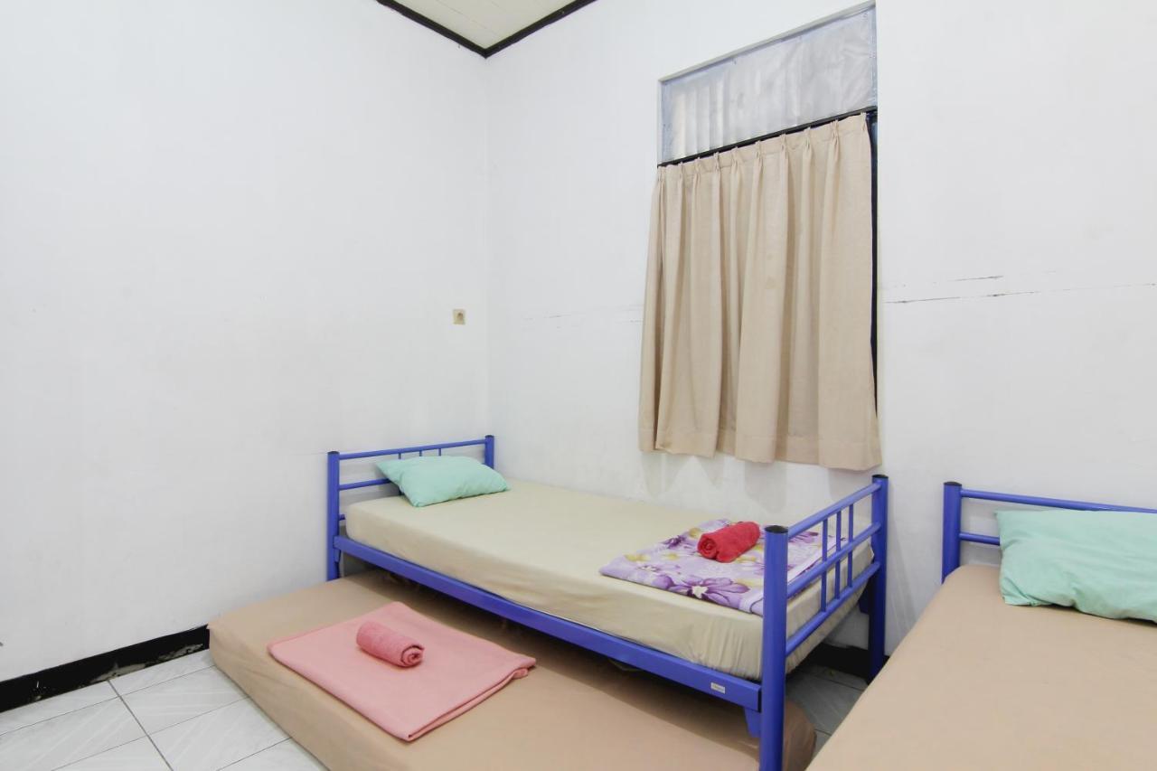 Arjuna Hostel Семаранг Екстер'єр фото