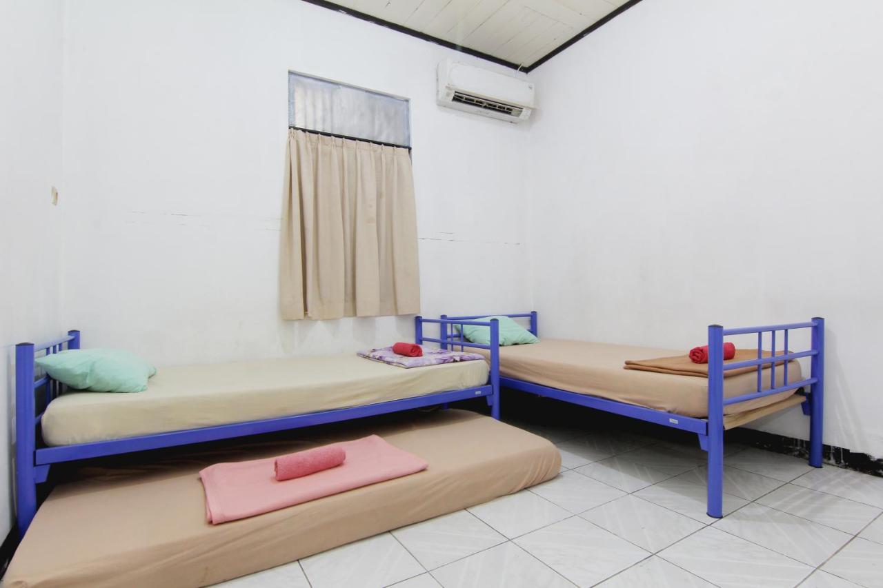Arjuna Hostel Семаранг Екстер'єр фото