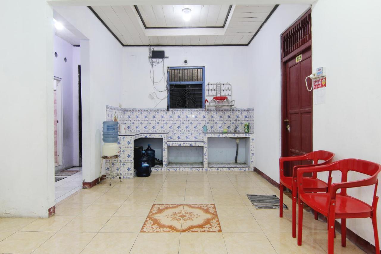 Arjuna Hostel Семаранг Екстер'єр фото