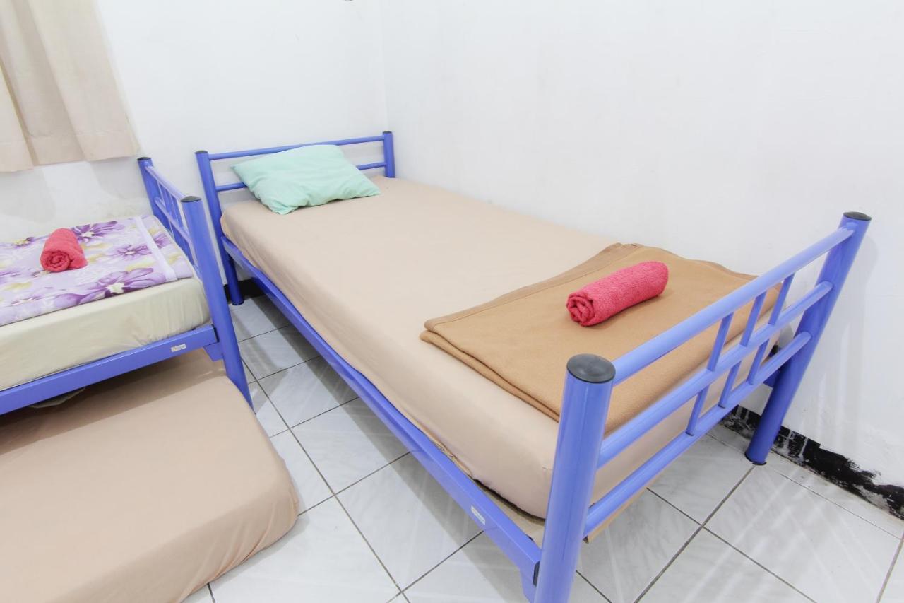 Arjuna Hostel Семаранг Екстер'єр фото