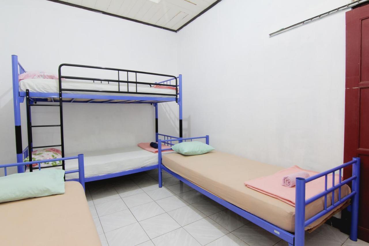 Arjuna Hostel Семаранг Екстер'єр фото