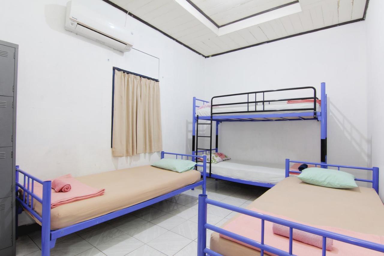 Arjuna Hostel Семаранг Екстер'єр фото