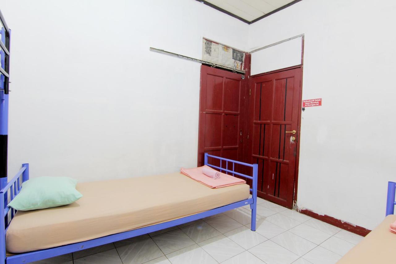Arjuna Hostel Семаранг Екстер'єр фото